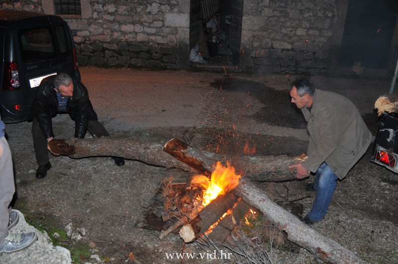 Badnjak (05)